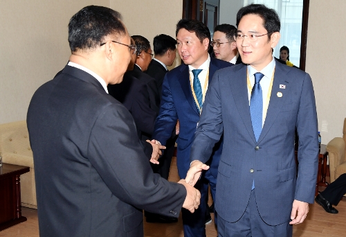 남측 경제인, 리용남 내각부총리와 면담