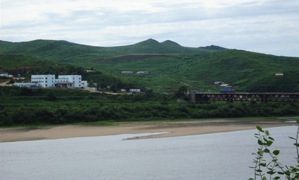 두만강에서 바라본 나진선봉지역(사진=자료)