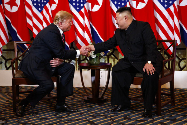 트럼프 대통령과 김정은 위원장(사진=VTV)