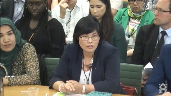 탈북민 박지현 씨가 영국의회 청문회에서 증언하는 모습(사진=VOA)