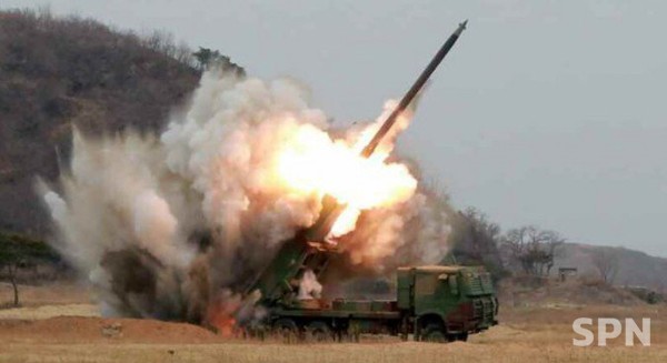 북한이 실험 발사한 300밀리 방사포(사진=노동신문)