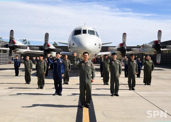 '2022 RIMPAC'에 참가하는 해상초계기(P-3) 승무원들(사진=해군)