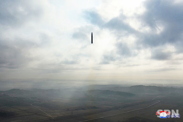 북한이 시험발사한 신형 대륙간탄도바카라사이트(ICBM) '화성-17'형(사진=조선의 오늘)