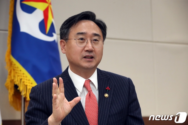 신범철 국방부 슬롯 꽁 머니이 지난 7일 오후 서울 용산구 청사 집무실에서 뉴스1과 인터뷰하고 있다. 2022.12.7/뉴스1 ⓒ News1 황기선 기자