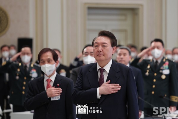 11일 외교부와 국방부로부터 업무보고를 받는 윤석열 대통령(사진=슬롯 사이트 슬롯사이트)
