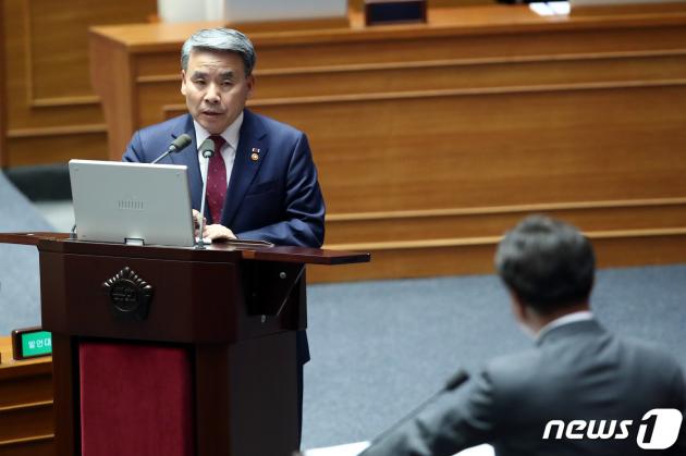 이종섭 국방부 장관이 12일 오후 서울 여의도 국회 본회의장에서 열린 제407회 국회(임시회) 제 1차 본회의 대바카라질문에서 윤호중 더불어민주당 의원 질의에 답변하고 있다. 2023.6.12/뉴스1 ⓒ News1 황기선 기자