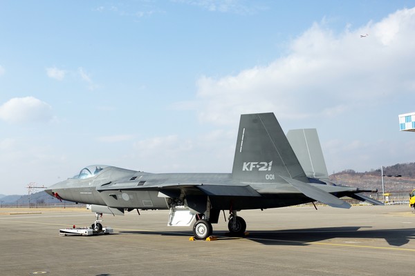첫 한국형 전투기 보라매(KF-21). 17일 개막되는 ADEX에서 야외 슬롯 사이트될 예정이다.(사진=한국항공우주산업 제공)