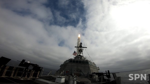 미 해군 전투함 USS Savannah(LCS 28)에서 슬롯사이트 추천 요격미사일을 발사하는 모습(사진=미 해군)