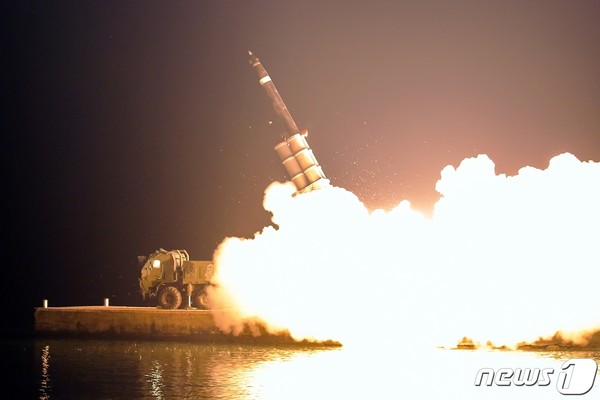 북한 전술핵운용부대의 미사일 발사 모습(사진=노동신문/뉴스1)