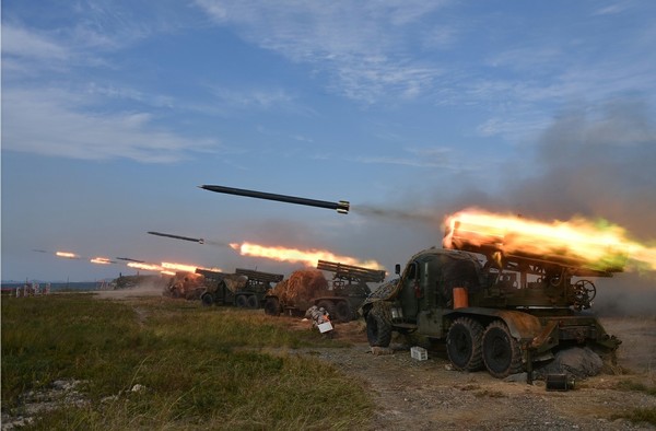 북한군 포병구분대의 포사격 모습(사진=조선의 오늘)