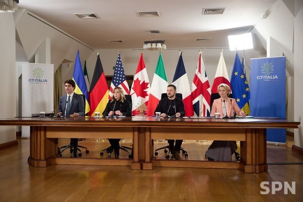 러시아의 우크라이나 침공 2주년을 맞아 주요 7개국(G7) 정상들과 유럽연합(EU) 대표, 우크라이나 대통령이 참여한 가운데 진행된 화상회의(사진=우크라이나 대통령실)