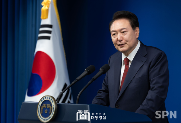 윤석열 메이저 바카라이 9일 용산 메이저 바카라실에서 취임 2주년 기자회견을 하고 있다.(사진=메이저 바카라실)