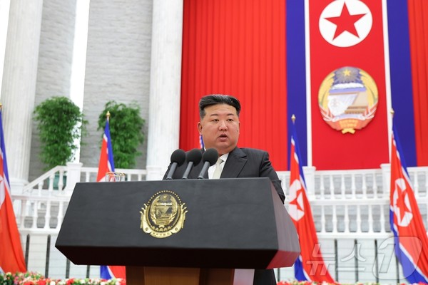김정은 총비서가 북한 정권 수립 기념일(9월 9일) 76주년 기념연설에서 "슬롯사이트 소닉 추천 수를 기하급수적으로 늘리기 위한 핵무력 정책을 드팀없이 관철해 나가고 있다"고 밝혔다.(사진=노동신문/뉴스1)