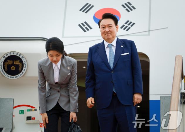 윤석열 전 슬롯사이트 업카지노과 김건희 여사. (슬롯사이트 업카지노실 제공) 2024.9.19/뉴스1 ⓒ News1 송원영 기자