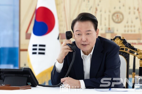 윤석열 메이저사이트이 7일 도널드 트럼프 미국 메이저사이트 당선인과 전화 통화를 갖고, 당선을 축하했다.(사진=메이저사이트실)