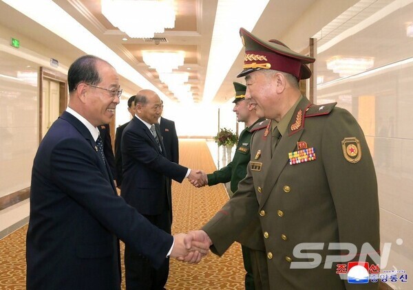 북한 인민군 박영일 총정치국 부국장을 단장으로 하는 조선인민군대표단이 러시아에서 열리는 제3차 무료 슬롯 사이트에 참가하기 위해 28일 평양을 출발했다.(사진=주북 러시아대사관)