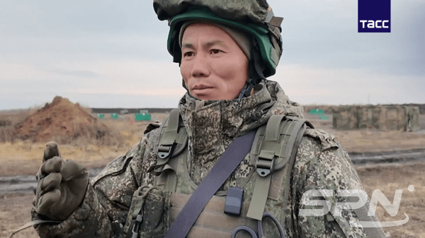 러시아 쿠르스크 지역 전투에 참가한 북한군 지휘관 모습(사진=타스 통신 영상 갈무리)