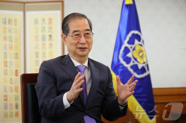 슬롯사이트 2025년 대통령 권한대행 국무총리가 지난 17일 서울 종로구 정부서울청사에서 영국 언론사 파이낸셜 타임스(Financial Times, FT)와 미국의 관세조치에 대한 대응, 국정 운영 및 안보 정책 방향 등에 대한 인터뷰를 하고 있다. (총리실 제공, 재판매 및 DB 금지) 2025.4.20/뉴스1 ⓒ News1 임세영 기자