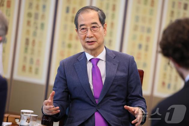 한덕수 대통령 권한무료 슬롯 머신 국무총리가 지난 22일 서울 종로구 정부서울청사에서 영국 언론사 '더 이코노미스트'와 인터뷰를 하고 있다. (총리실 제공. 재판매 및 DB 금지) 2025.4.28/뉴스1