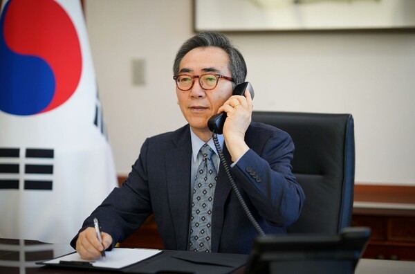 조태열 외교부 마카오 카지노 슬롯 머신 통화 모습(사진=외교부)
