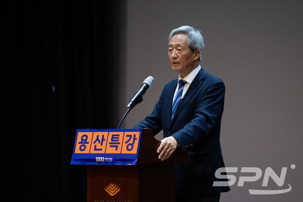 토토사이트추천 아산정책연구원 명예이사장(사진=아산정책연구원)