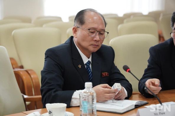 정무림 북한 하이 로우 토토 사이트(사진=주북 러시아대사관)