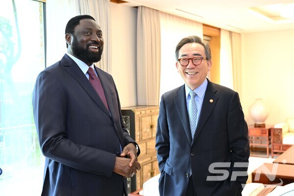 조태열 외교부 2025년 슬롯사이트과 마마두 탕가라 감비아 외교2025년 슬롯사이트(사진=외교부)