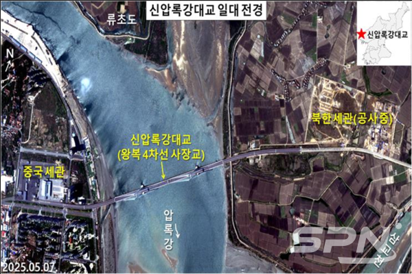 무료 슬롯 머신 신의주와 중국 단둥을 잇는 왕복 4차선 신압록강대교가 폭 32m, 길이 3km에 사장교 방식으로 2014년에 완공됐다. 이후 10여 년이 지나도록 개통을 못 하고 있다.(사진=스카이샛)