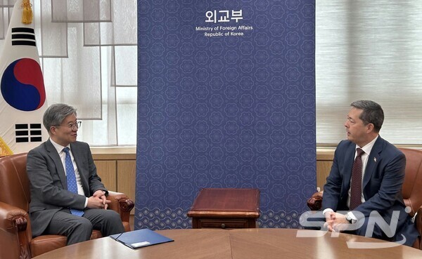 김희상 바카라사이트과 션 오닐 미국 국무부 동아태국 고위관리(사진=외교부)