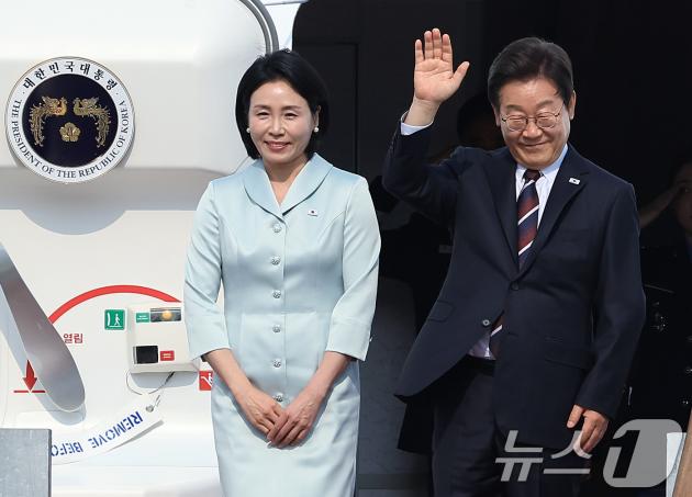 이재명 슬롯 머신 부부가 캐나다에서 열리는 주요7개국(G7) 정상회의 참석을 위해 출국하고 있다.(사진=뉴스1)