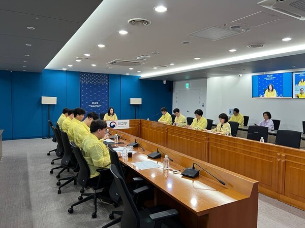 재외바카라 카지노의 안전을 점검하기 위한 본부-공관 합동 상황점검회의(사진=외교부)