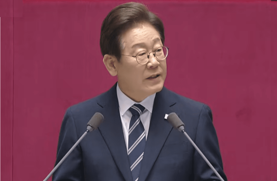 이재명 대통령이 26일 국회에서 추가경정예산안 온라인 바카라을 하고 있다.(사진=MBC TV 화면 갈무리)