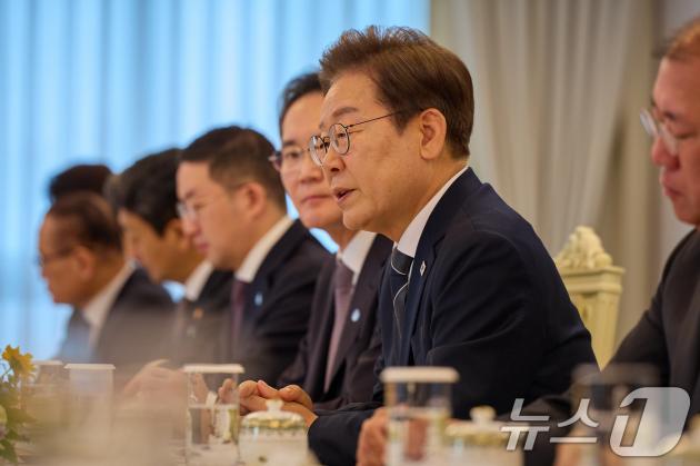 이재명 바카라사이트이 13일 서울 용산구 바카라사이트실에서 열린 6경제단체와 기업인 간담회에서 발언하고 있다. (바카라사이트실 제공. 재판매 및 DB 금지) 2025.6.13/뉴스1 ⓒ News1 허경 기자