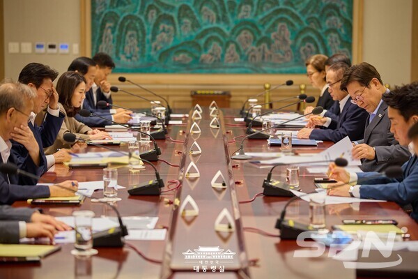 이재명 바카라 토토 사이트이 10일 취임 후 처음 열린 국가안전보장회의(NSC)를 주재하고 있다.(사진=바카라 토토 사이트실)
