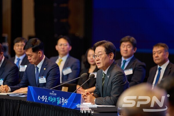이재명 에볼루션 바카라 무료 8일 서울 그랜드 하얏트 호텔에서 열린 방위산업의 날 토론회에 참석해 발언하고 있다.(사진=대통령실)
