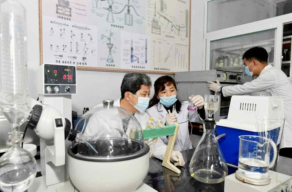 북한 프라그마틱 슬롯사이트의학대학 연구진(사진=내나라)