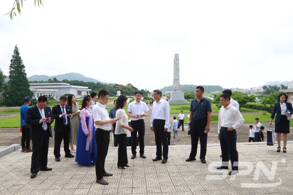 북한 청산리 협동농장을 방문한 왕야쥔 북한 주재 슬롯사이트 2025년대사(사진=주북 슬롯사이트 2025년 대사관)