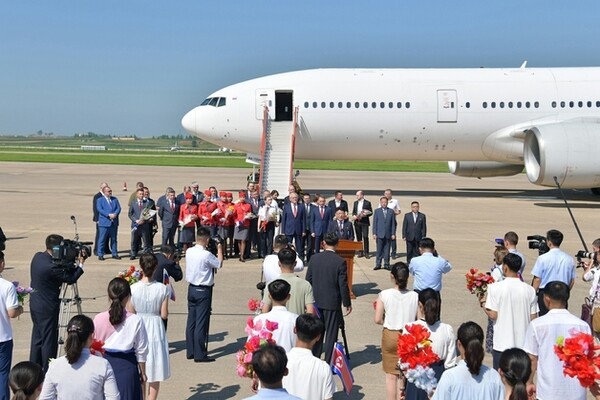 러시아 모스크바와 북한 카지노사이트 추천을 잇는 직항 여객기가 28일 카지노사이트 추천국제공항에 도착했다.(사진=노동신문/뉴스1)