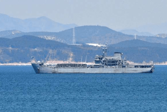 라이트닝 바카라 사이트 상륙함 향로봉함(사진=라이트닝 바카라 사이트 제공)