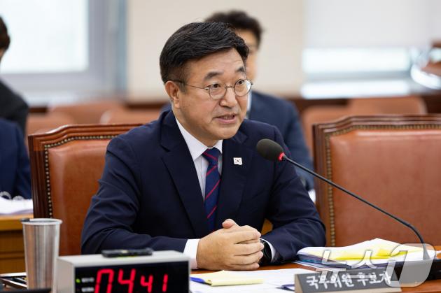 윤호중 꽁 머니 카지노 3 만 장관 후보자가 18일 서울 여의도 국회 행정안전위원회에서 열린 인사청문회에서 의원 질의에 답하고 있다. 2025.7.18/뉴스1 ⓒ News1 유승관 기자