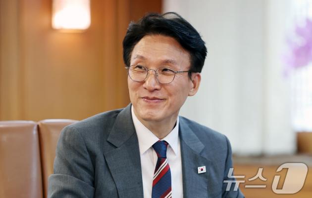 김민석 국무카지노 슬롯 머신가 21일 서울 종로구 정부서울청사 집무실에서 뉴스1과 인터뷰를 갖고 있다. 2025.7.21/뉴스1 ⓒ News1 임세영 기자
