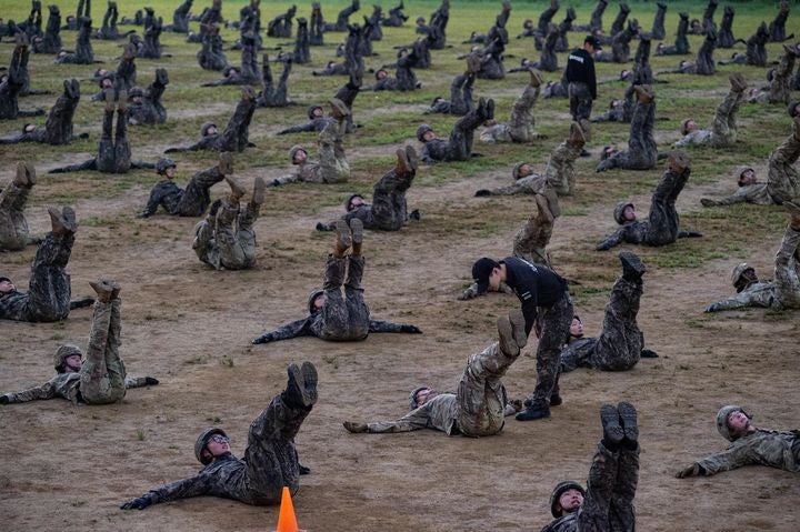 한미 ROTC 사관해시 게임 바카라들이 유격체조를 실시하고 있다.(사진=육군 제공)