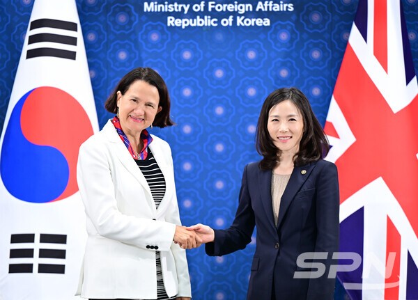 김진아 외교부2차관과 캐서린 웨스트 영국 외무부 인도·태평양 정무차관(사진=외교부)