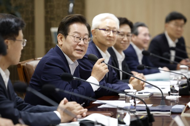 이재명 슬롯 사이트이 22일 용산 슬롯 사이트실에서 제1회 국가과학기술자문회의 전원회의를 주재하고 있다.(사진=슬롯 사이트실 제공)