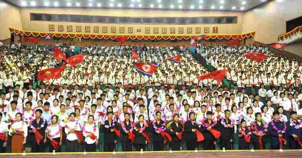 북한 남포시 슬롯사이트이 자원형식으로 원료기지사업소와 건설여단 등에 탄원하고 있다.(사진=노동신문/뉴스1)