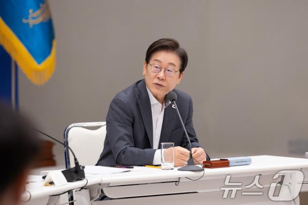 이재명 에볼루션 바카라이 지난 1일 서울 용산 에볼루션 바카라실 청사에서 열린 전국 시·도지사 간담회에서 발언을 하고 있다. (에볼루션 바카라실 제공. 재판매 및 DB금지) 2025.8.1/뉴스1 ⓒ News1 이재명 기자