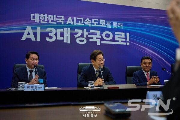 이재명 대통령이 6월 20일 울산전시컨벤션센터에서 열린 인공지능(슬롯사이트) 글로벌 협력 기업 간담회에서 발언하고 있다. (사진=대통령실)