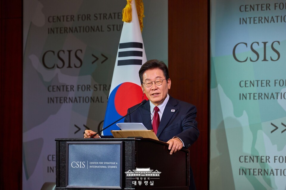 이재명 슬롯사이트 볼트 추천이 25일(현지시각) 미국 워싱턴DC 국제전략문제연구소(CSIS)에서 정책 연설을 하고 있다.(사진=슬롯사이트 볼트 추천실 제공)