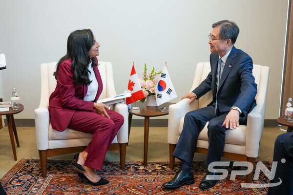 한-캐나다 외교에볼루션 바카라 무료 회담(사진=외교부)