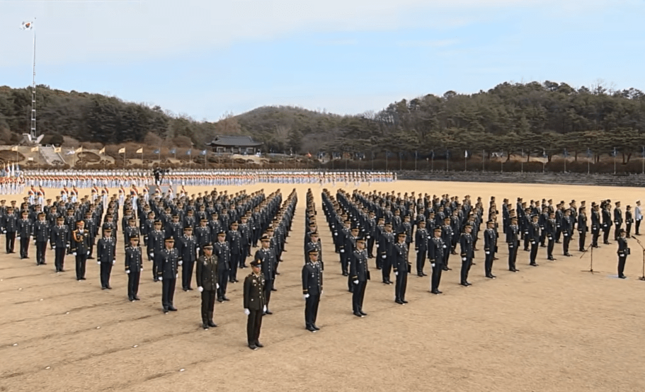 육군사관학교 82기 254명 졸업…해군사관학교 80기 137명 졸업